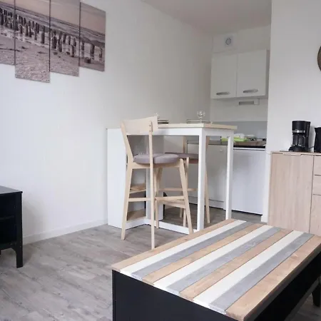 Studio A 200m Plage Avec Menage Inclus - Fr-1-224b-699 דירה